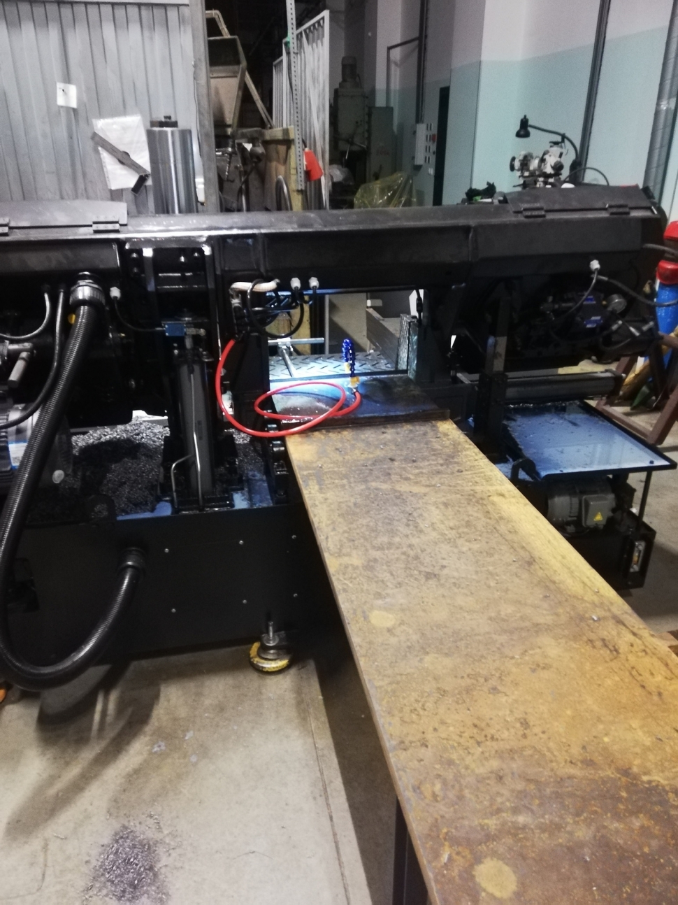 Резка заготовок на ленточнопильном станке​